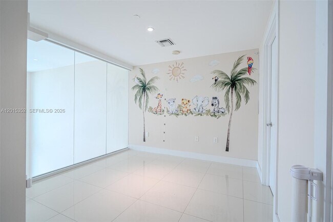 Building Photo - 900 Biscayne Blvd