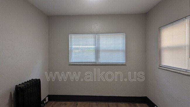 Building Photo - 3017 Glendale Ave