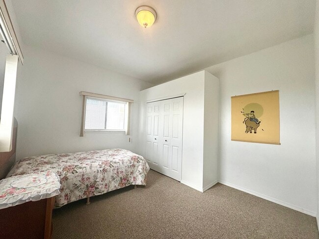 Building Photo - Stunning Ocean View 4/4 Home in Highly Desirable Neighborhood