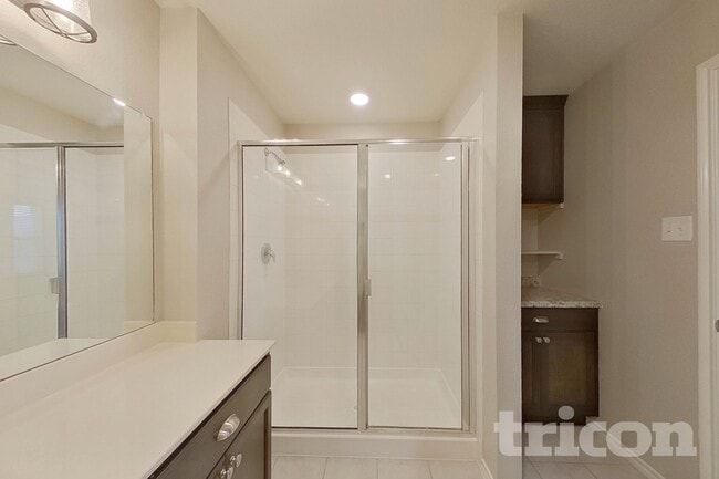 Building Photo - 881 Darst Dr