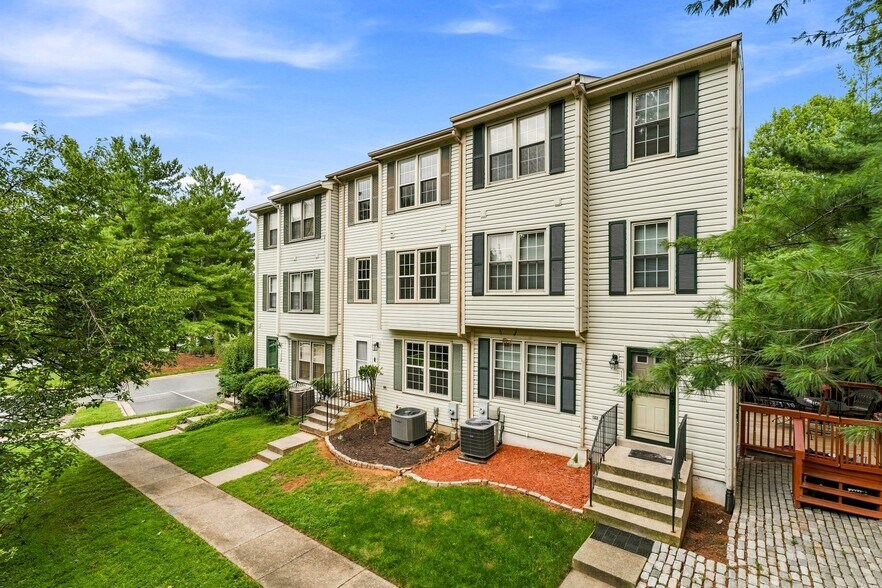 Building Photo - 11640 Pleasant Meadow Dr