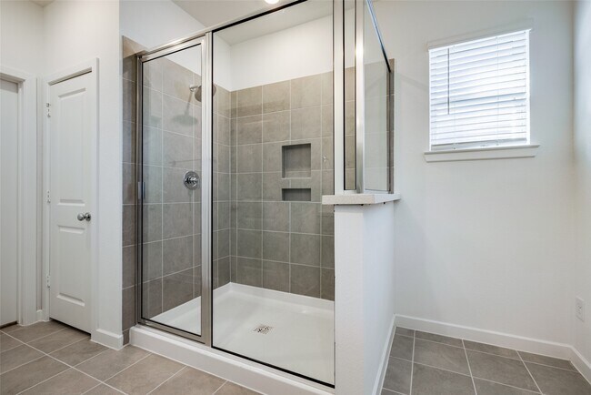 Building Photo - 9711 Westminster Mnr Dr