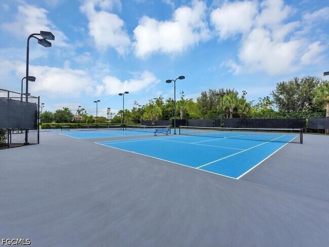 Building Photo - 11075 Lancewood St