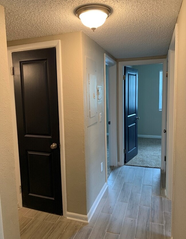 Building Photo - Beautifully Updated 3-Bedroom Home in Nort...