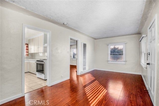 Building Photo - 959 W 17th St