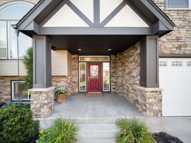 Building Photo - Dream Home At Shelley Lake