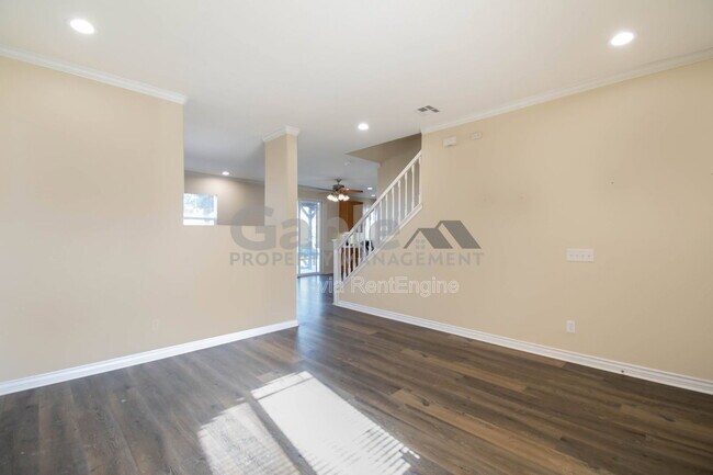 Building Photo - 37400 Queen Anne Pl