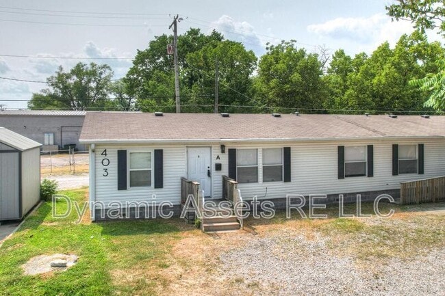 Building Photo - 403 N Walnut St