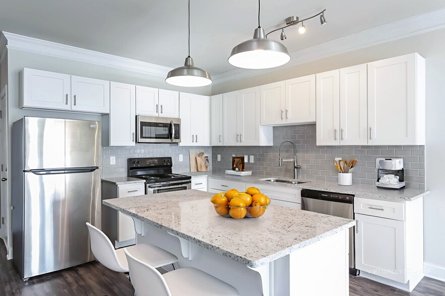 Building Photo - 240 Riley Cir