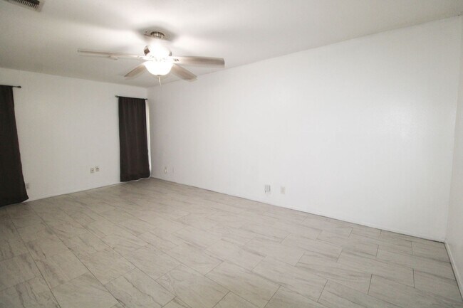 Building Photo - 10535 Breeds Hill Dr