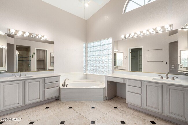 Building Photo - 12349 N 71st Dr