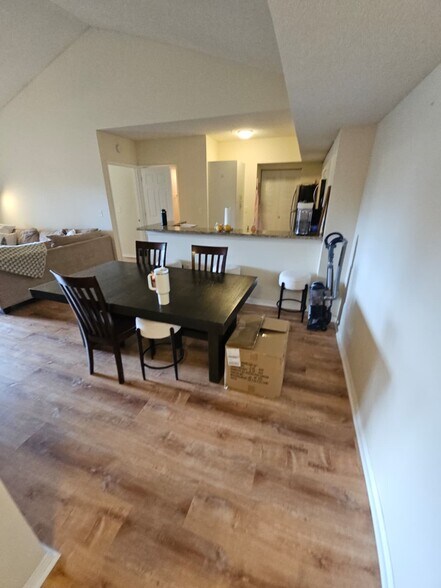 Building Photo - 1590 S 42nd Cir