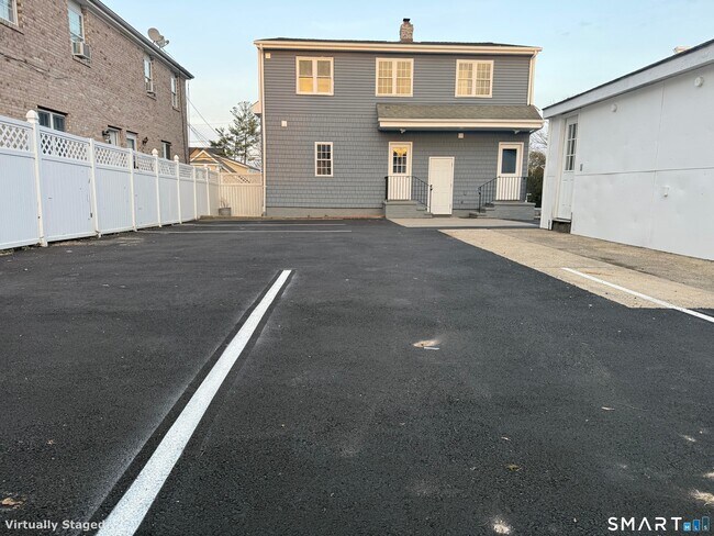 Building Photo - 85 Avery St