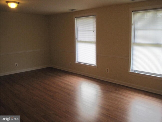 Building Photo - 10 Millard Terrace