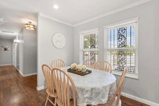 Building Photo - 12100 Woodland Ave NE