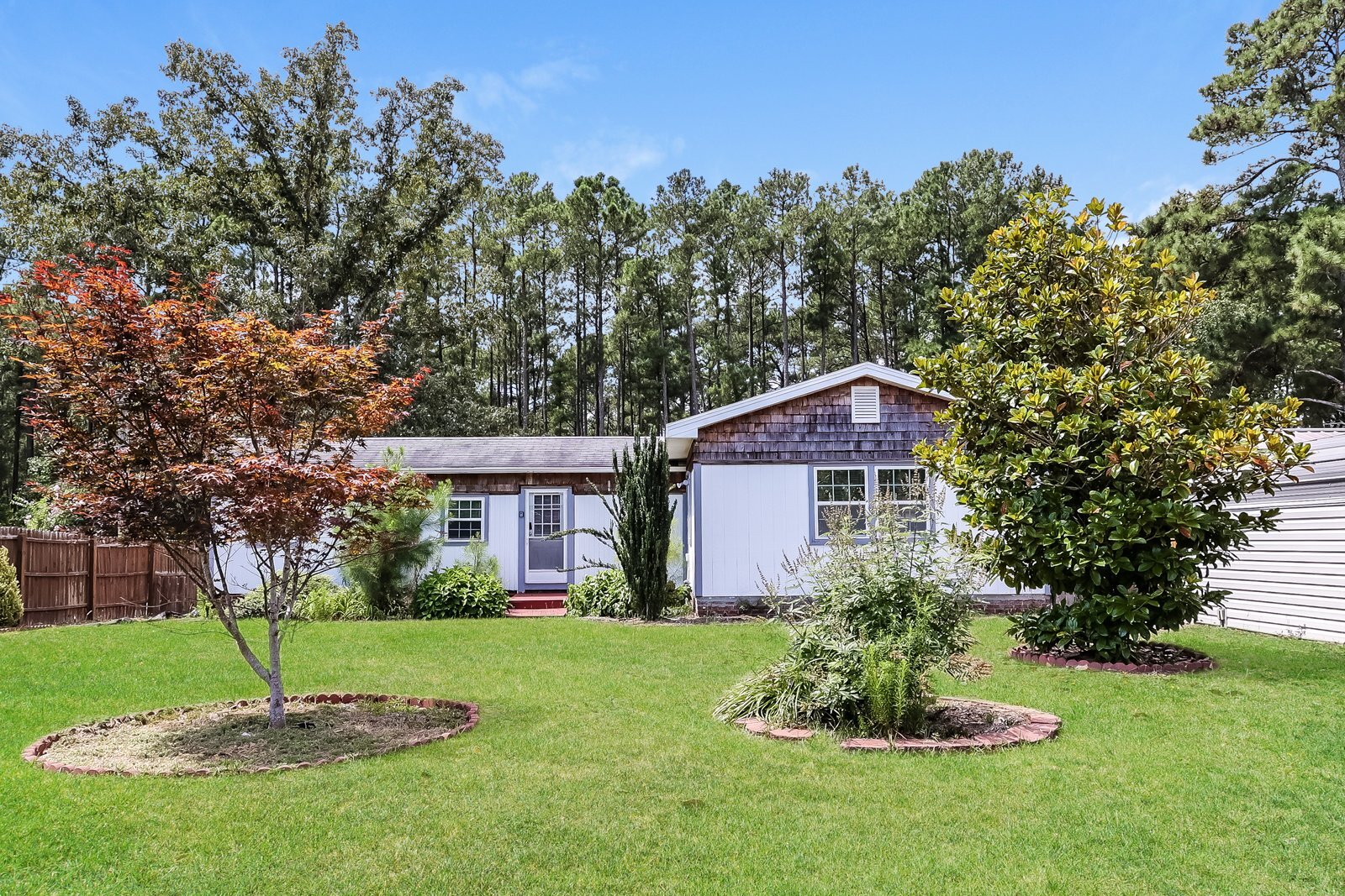 Building Photo - 216 McFayden Dr