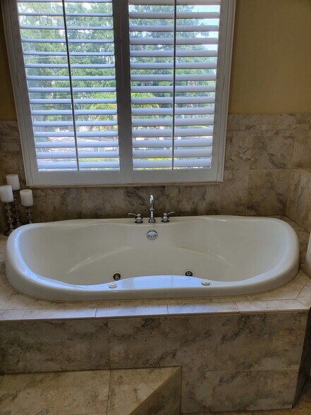 Building Photo - 4907 Bayshore Blvd