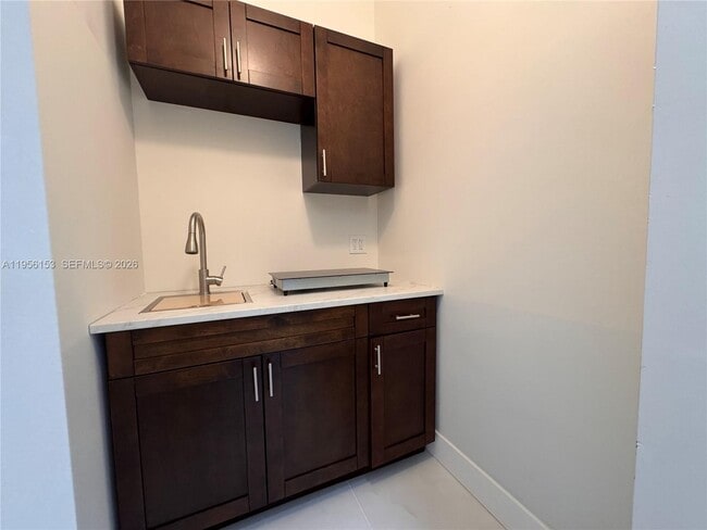 Building Photo - 915 NW 104th St