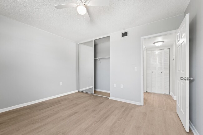 Building Photo - 3636 Whitehall Dr