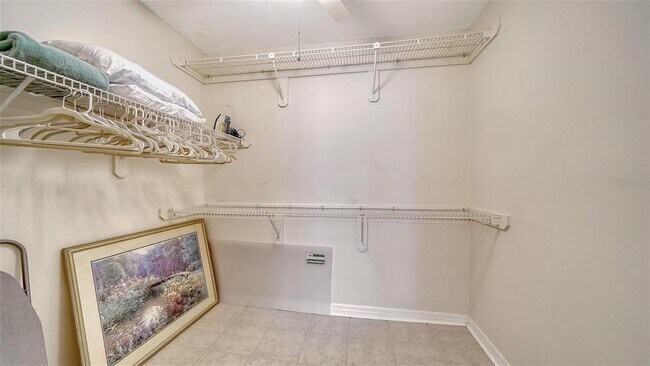 Building Photo - 835 S Osprey Ave