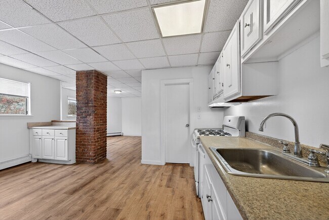 Building Photo - 42 Almont St