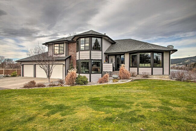 Building Photo - 18625 E Riverway Ave
