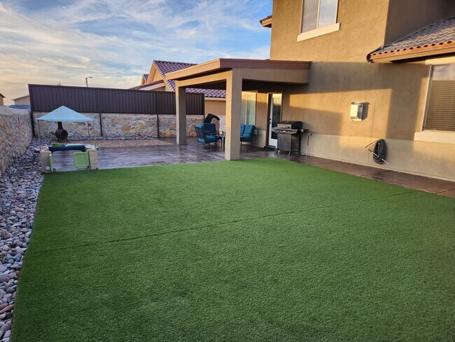 Building Photo - 2171 Enchanted Breeze Dr
