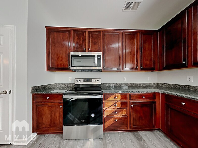 Building Photo - 15819 Herring Gull Way