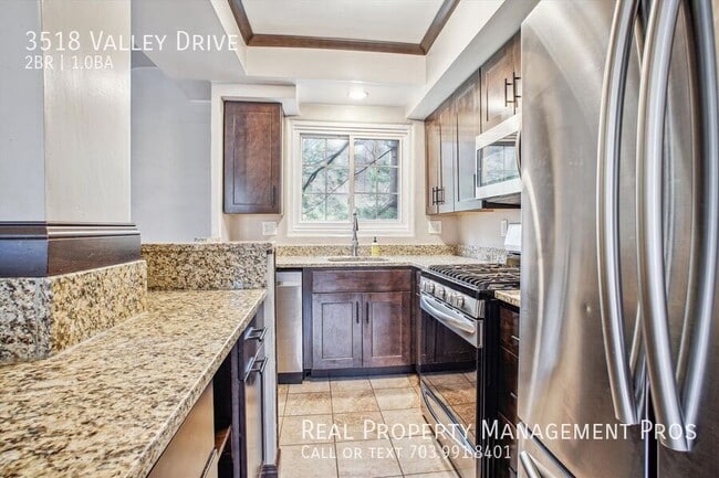 Building Photo - 3518 Valley Dr