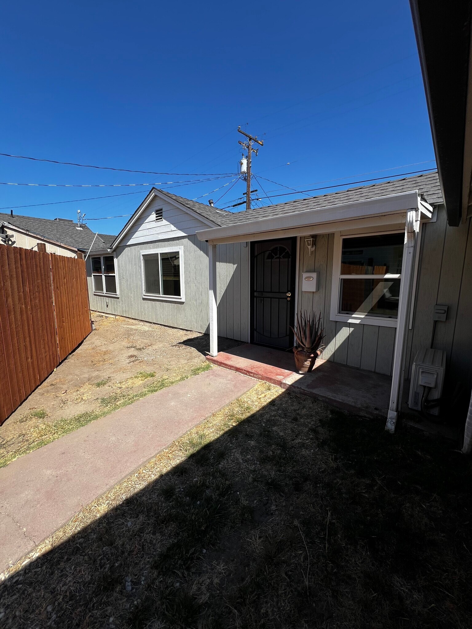 Building Photo - 3034 6th St