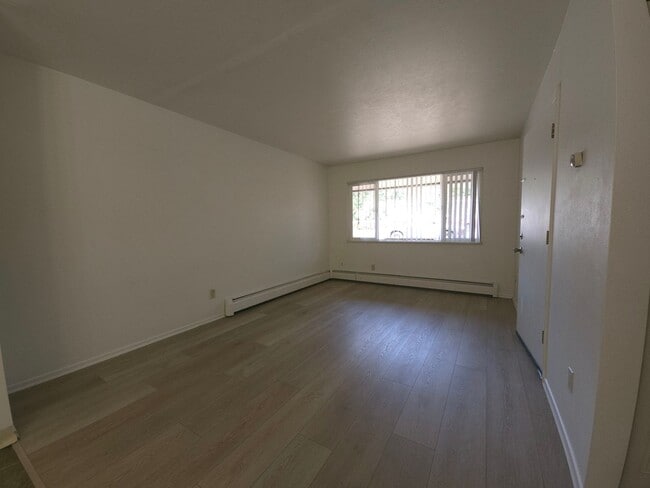 Interior Photo - 1410 19th St.