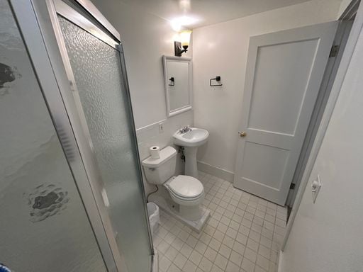 Building Photo - Charming Queen Anne Home AVAILABLE NOW