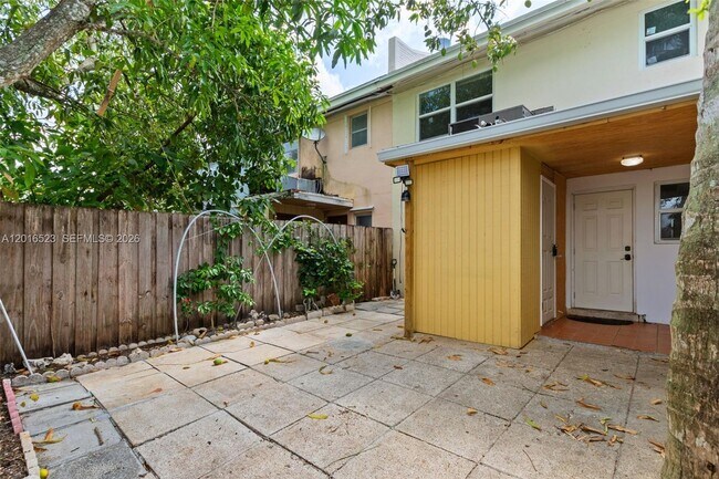 Building Photo - 1363 NW 66th Ave