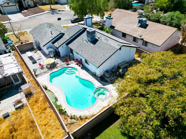 Building Photo - 837 Sunrise Ct