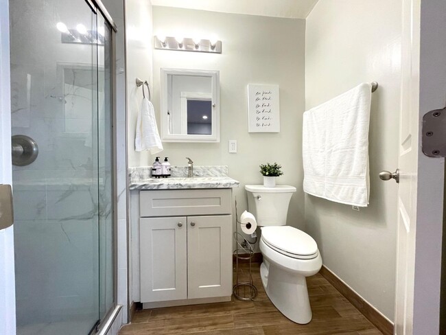 Building Photo - 1153 Erin Way