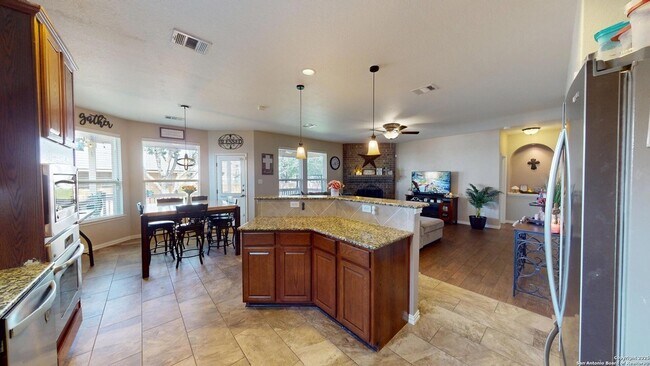 Building Photo - 522 Baltustrol Dr