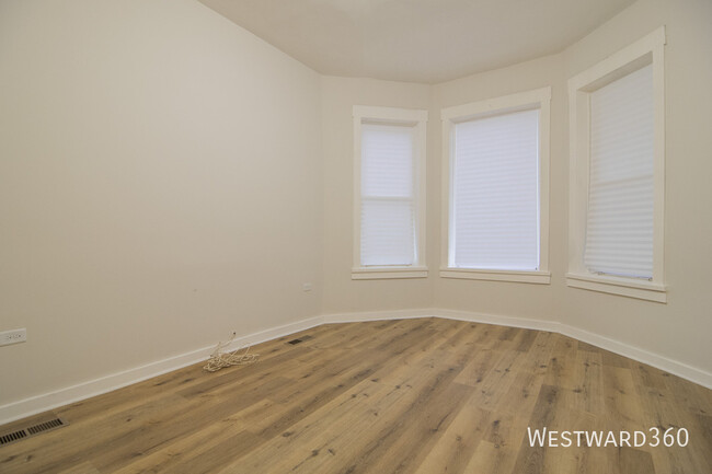 Building Photo - 1141 S Francisco Ave