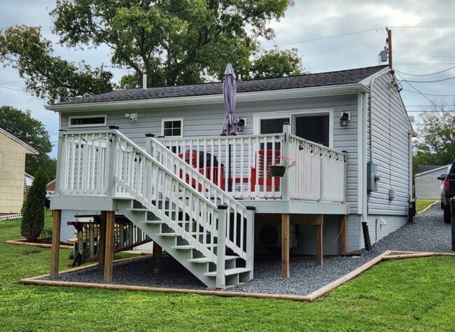 Building Photo - 1205 Jackson St