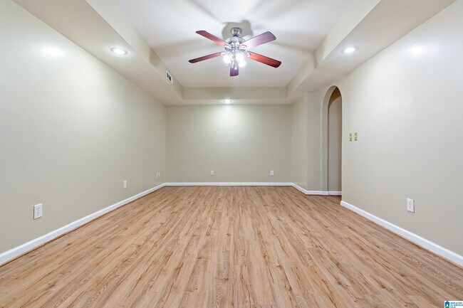Building Photo - 5100 Weatherford Dr
