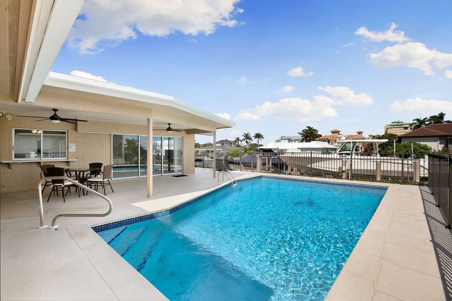 Building Photo - 874 Magnolia Ct