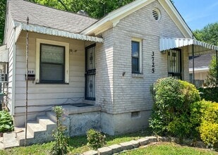Building Photo - 1 bed, 1 bath (new appliances) in Berclair