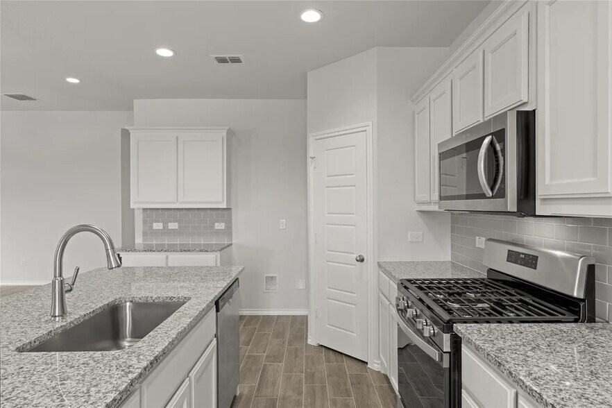 Kit View - 2004 Poppy Way