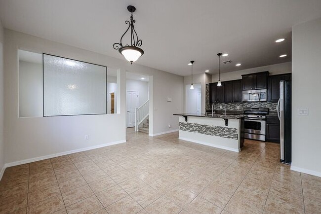 Building Photo - Lovely 4 bed 3 bath in core Chandler, ( Oc...