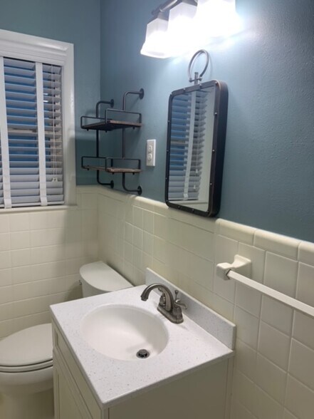 Building Photo - 3815 Gerhardt Dr