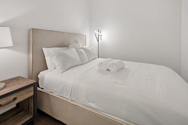 Building Photo - 1720 Saic Dr