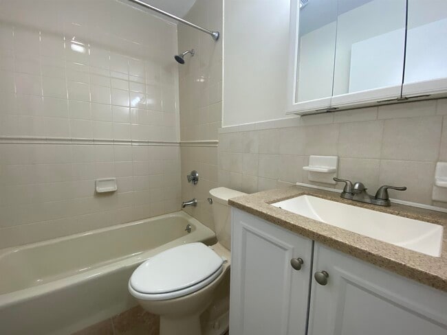 Building Photo - 379 Huse Rd