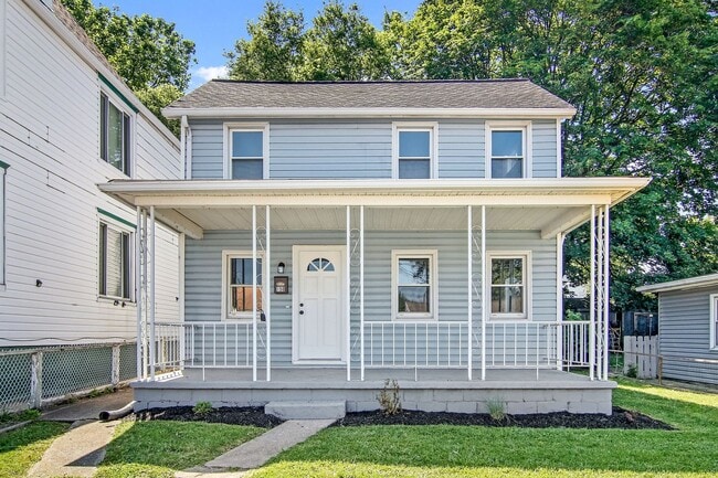 Primary Photo - Coming Soon! Charming 3 Bedroom, 1.5 Bath ...