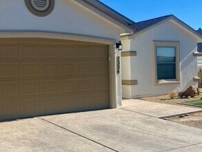 Building Photo - 7324 Vista De Sobre Dr