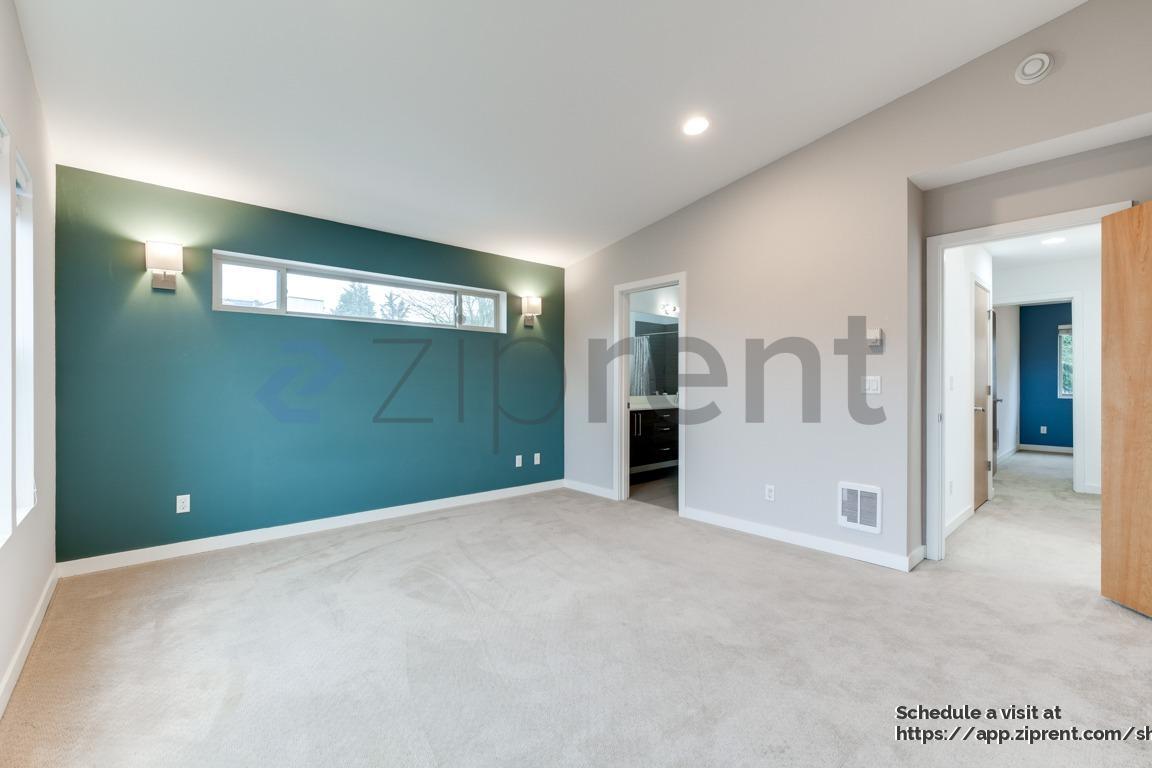 Building Photo - 321 21st Ave