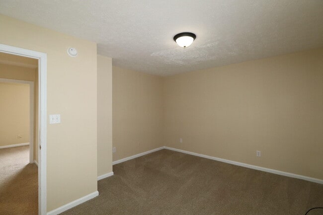 Building Photo - 107 Floyd Ct